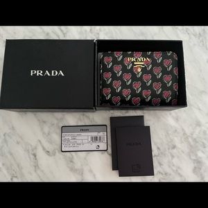 Prada Vitello Move Love Wallet